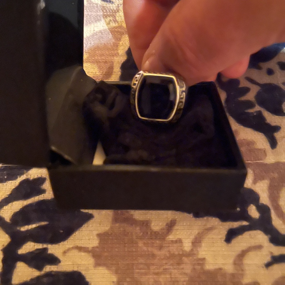 Sterling silver Italian 925 Versace style men’s ring size 8.25/Onyx center. 🇮🇹